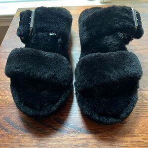 UGG Fuzz Yeah Women’s Slipper. Brand New (never worn). Size 10W